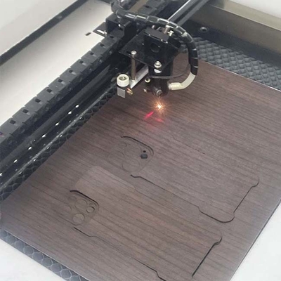 Van de het Schermbeschermer van het Daqin Nano Aangemaakte Glas de Lasersnijmachine 50W met Gravure
