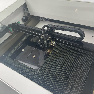 Geraffineerd glas schermbeschermer Lasersnijmachine voor telefoon accessoires Distributor Solution C188