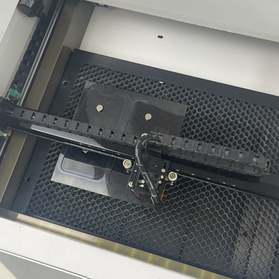 Snijmachine van de de Beschermerlaser van het Daqin de Mobiele 30W Scherm met Professionele Ontwerpsoftware