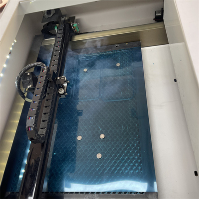 40 kg schermbeschermer Lasersnij-systeem voor delicate materialen Snijdikte Bellow 0,5 mm
