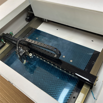 Daqin Tempered Glass Screen Protector Laser Cutting Machine met een snijsnelheid van 0-50 mm/s