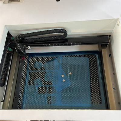 Air Cooling Screen Protector Laser Cutting Machine met hoge snijnauwkeurigheid en koelmodel Circulerend water koelen