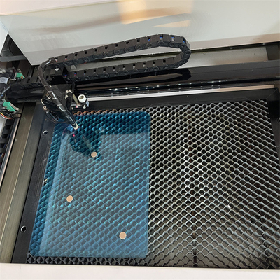 Daqin Screen Protector Laser Snijmachine met snijprecisie 0.01mm voor snelle en nauwkeurige productie