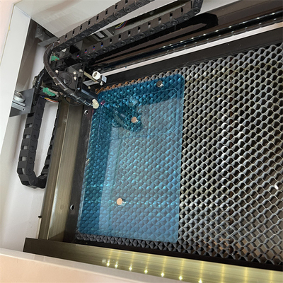 40 kg schermbeschermer Lasersnij-systeem voor delicate materialen Snijdikte Bellow 0,5 mm