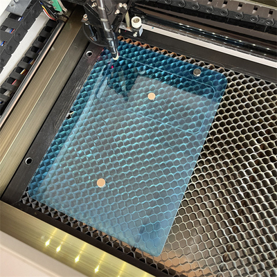 Geraffineerd glas schermbeschermer Lasersnijmachine voor telefoon accessoires Distributor Solution C188
