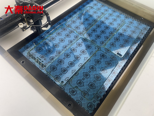 Daqin mobiele telefoon gehard glas schermbeschermer Laser snijmachine Ideaal voor telefoon accessoire online winkel bedrijf